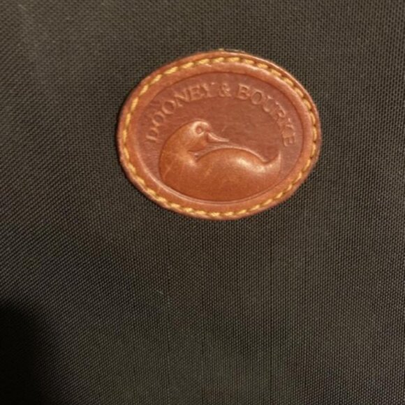 Dooney & Bourke Shoulder Bag with Key Chain on the Inside - Picture 4 of 5